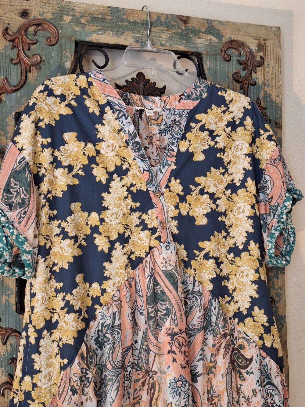 Floral Paisley V-Neck Flutter Mini Dress in Navy, Peach & Green. Size Small - Picture 7 of 12